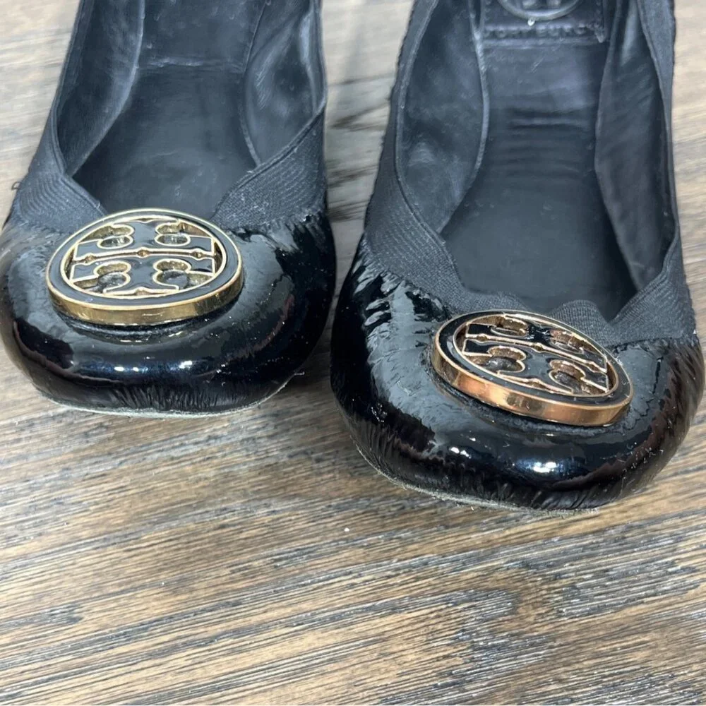 TORY BURCH Caroline Patent Leather Ballet Flats Black Gold/Black Medallion 7.5